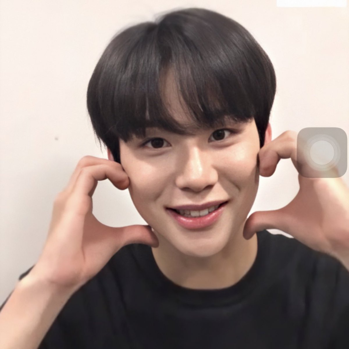 apeachkjw_'s tweet image. น้องเป็นเด็กน่ารักถ่อมตัวตลอด เด็กดี แสนดีที่หนึ่ง ดีใจที่น้องมีพี่ๆน้องๆที่คอยซัพพอร์ต มอบความรัก สนับสนุนทุกอย่าง อยากปกป้องน้องจากเรื่องร้ายๆทั้งหมด น้องควรได้รับแต่สิ่งดีๆ มีแต่รอยยิ้ม ความสุข ให้ความรักกับน้องเยอะๆเลย 🥰🌈🌸🦋🎀