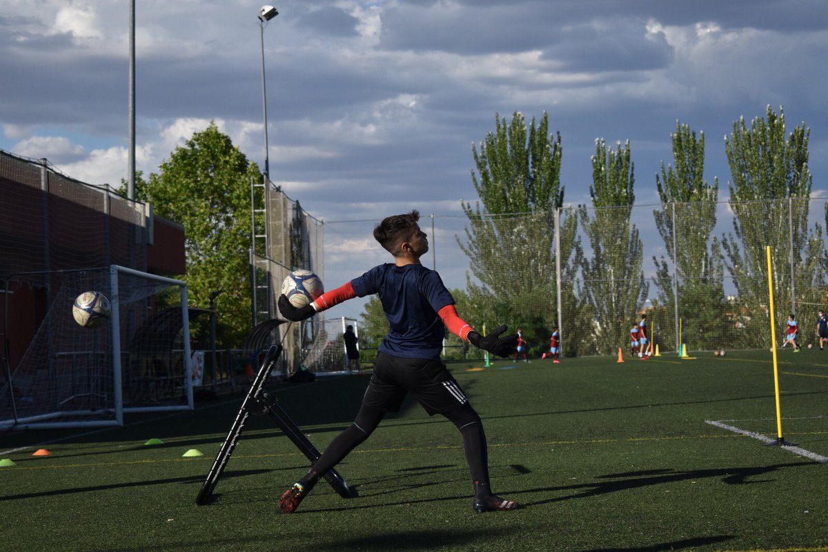 EnManchester's tweet photo. Segunda semana de entrenamientos específicos. 
#gk #tecnicaindividual #madrid #manchester #academia https://t.co/aqQQ1P7YVI