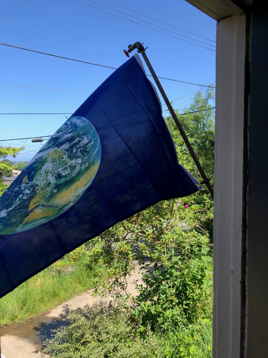 Congrats <a href="/BurlingameCity/">City of Burlingame</a> for adopting a Reach Code to phase out #FossilGas!! Thanks for your #Climate leadership <a href="/EmilyBeach650/">Emily Beach</a>, <a href="/votebrownrigg/">Michael Brownrigg, Public Servant</a>, and <a href="/JROC1962/">Ricardo Ortiz</a>! 

Good work @SustainableSMC and @SierraClubLP! 
For those counting, this is Reach Code Number 32. 
#KickingGas2020