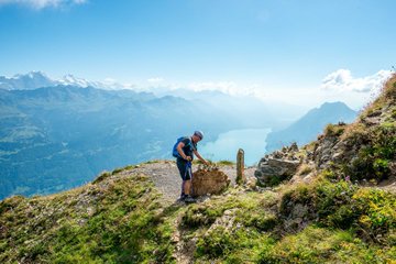 streumeyer's tweet image. Geheimtipp! Der #Steinbock-Trek #BrienzerRothorn! 
Die 2-tägige Gratwanderung mit einem grandiosen Panorama &amp;amp; sagenhaften tierischen Begegnungen!  Berghaus-Übernachtung In der UNESCO_ch
 - Biosphäre Entlebuch!
#wirbrauchenschweiz
ilovelucerne 
…