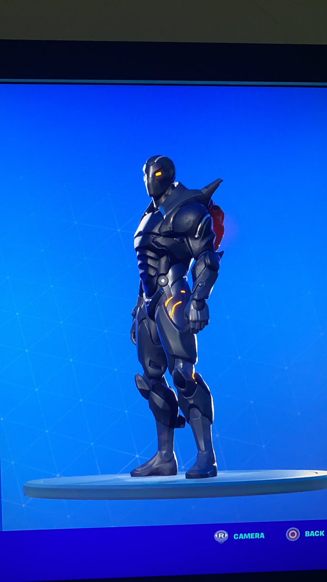 Brxklyn_'s tweet photo. @FortniteGame Epic bring out challenges for old skins I can’t wear my omega like this 🤣 https://t.co/pMbPkxuRwO