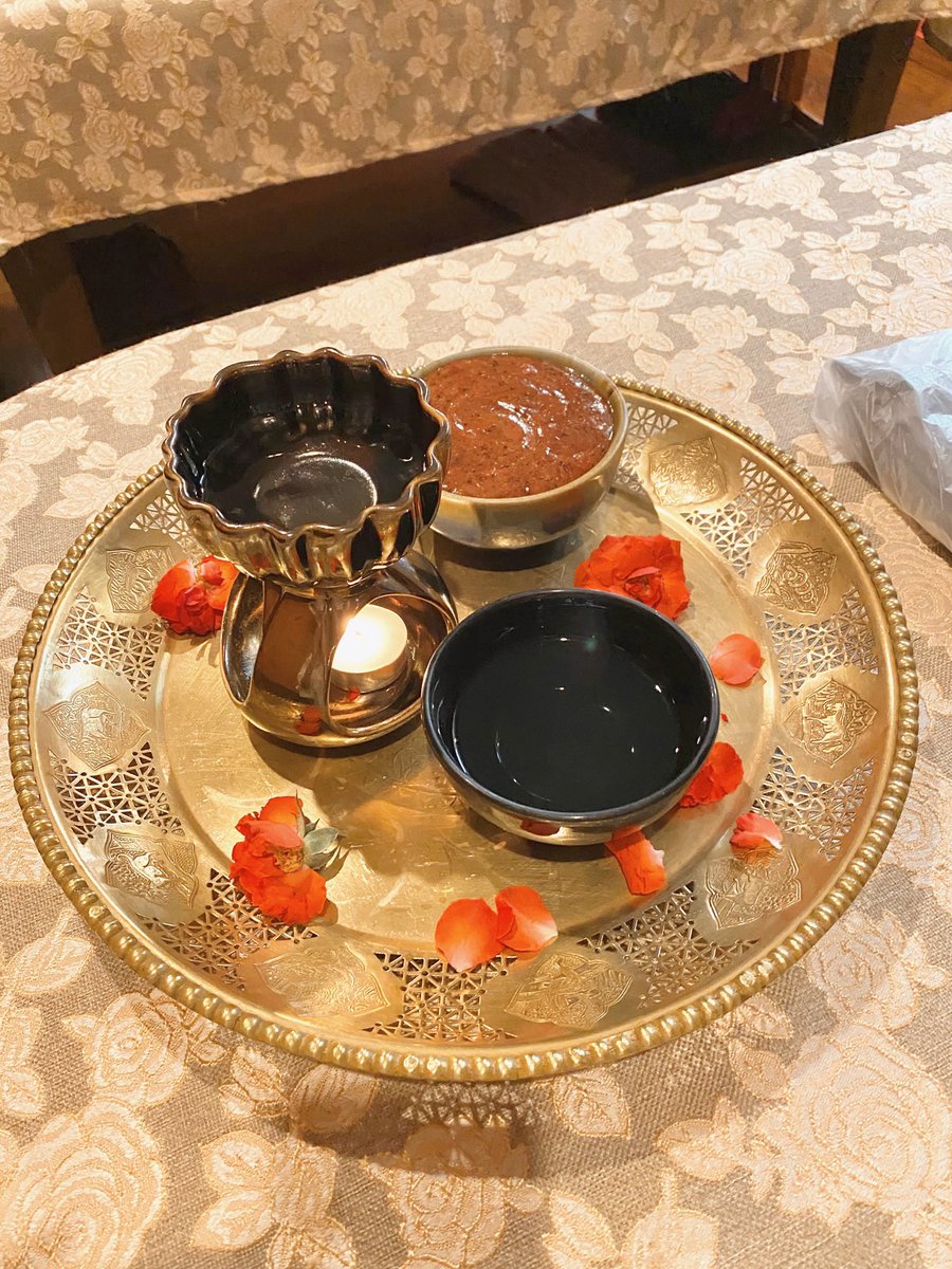 วันก่อนไปนวดสปาครั้งแรกก ที่ <a href="/DivanaWellness/">Divana Thailand</a> สาขาชิดลม 🌷 บรรยากาศดือมาก เต็ม 10 ไม่หัก เราเลือก Spa sensational สครับผิวกับนวดผ่อนคลาย ก่อนนวดมีให้เลือกสครับกับน้ำมันกลิ่นที่เราชอบด้วย นวดเสร็จคือผิวนุ่มใสมากก ฟินน💗 #ไว้รัวิวห้ามขายของโว้ยย #howtobeauty #HowtoPerfect #ฉันจะสวย