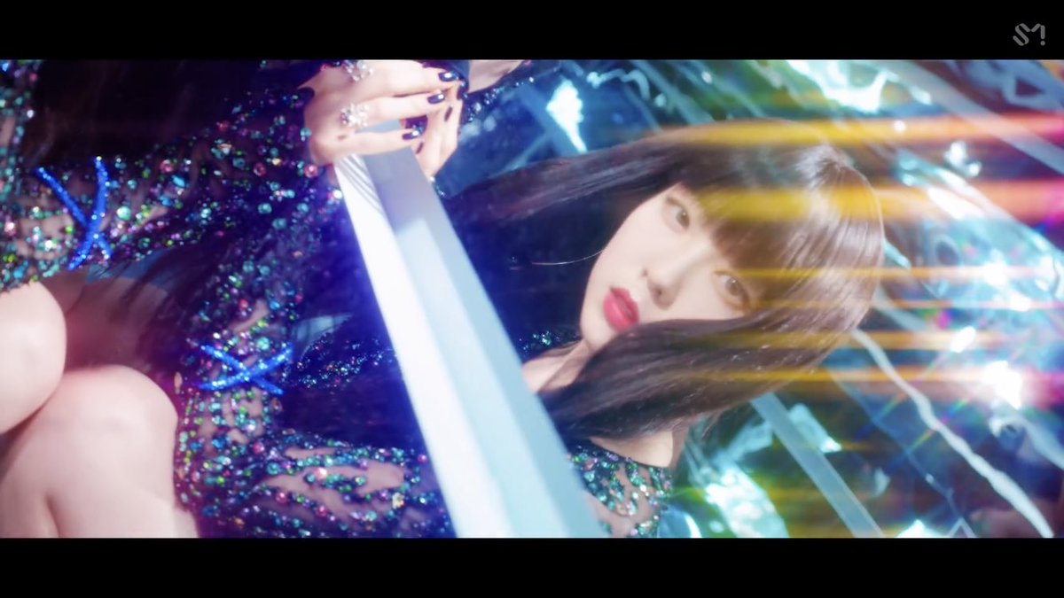 __seulgi24's tweet photo. アイリンさんの美しさと、スルギのカリスマが爆発してない？

#Monster #RedVelvet_IRENE_SEULGI https://t.co/Tf9YhlP54i