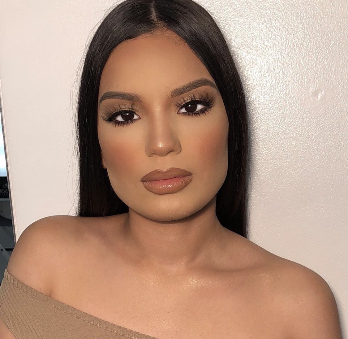 LashesLuminosa's tweet photo. Our “Girls Night” lash is WHISPY and perfect for you’re Summer looks.  Dropping this Friday at 12 PM on https://t.co/2HFeHoNpjw https://t.co/S0FflKKshc