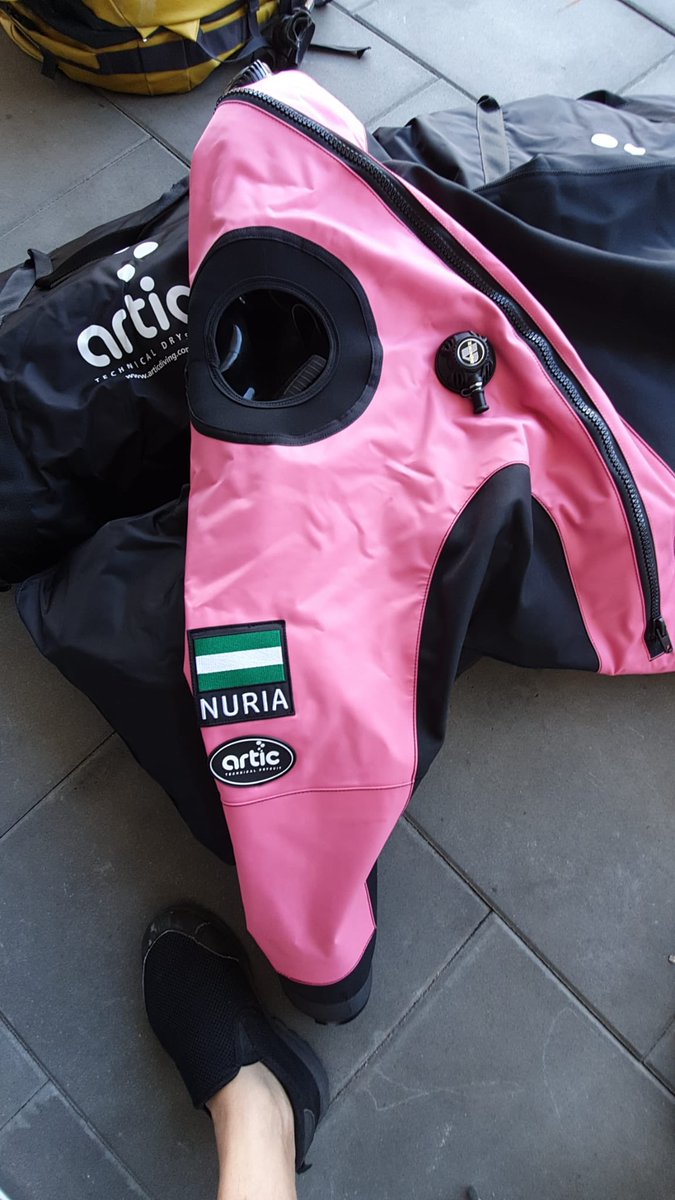 BernDiving's tweet photo. Ya estan aqui! https://t.co/mPfWiR96bz distribuidor de Trajes secos Artic en Suiza! Hechos a medida! 
#Switzerland 
#scubadiving 
#Bern 
#buceaensuiza
#divingbern
#padi 
#cursosdebuceo https://t.co/mHGCP3ZwYO