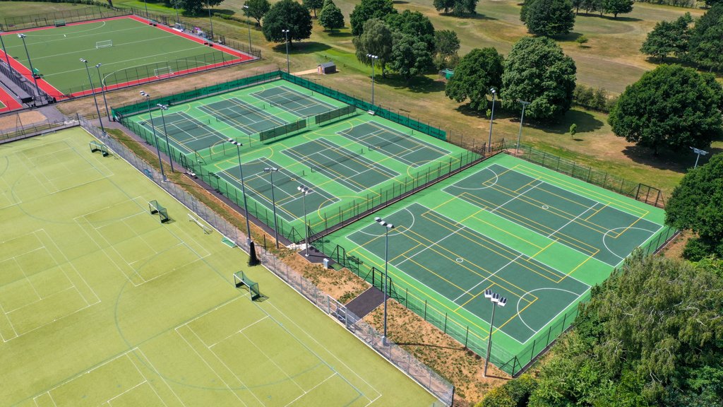 SCSlatter's tweet photo. Earlier this year we completed brand new #netballcourts at an Independent School in Surrey, delivered with a respray of the existing #tenniscourts, new fencing and LED floodlighting: https://t.co/IKt6EZW1je
Require new or renewed facilities? Get in touch 01635 34521 #schoolsport https://t.co/uCEWVVL0sj