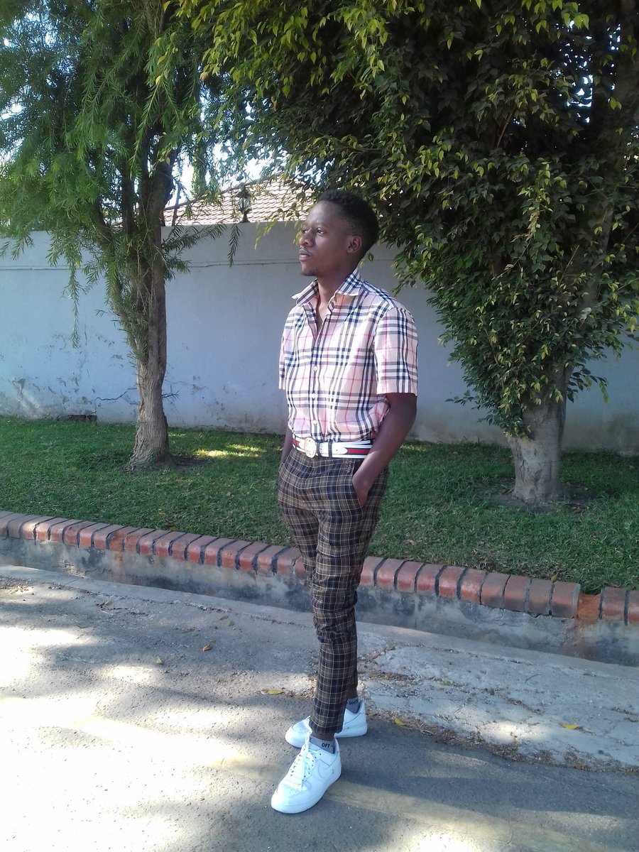 CChipendano's tweet photo. Been a struggle but we can handle it 👊🔥😎 @The_kid_laroi @ali_drey @AlexTapiwa2 @GafaiKhadija @goldfrey334 @leombe103 @Burberry @gucci somewhere in Africa 🔥👊 https://t.co/5sjLTdoNnn