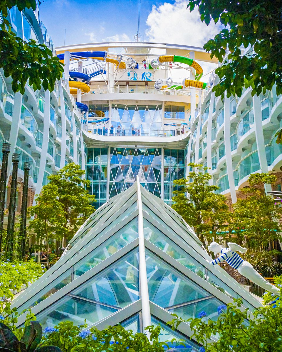 RCGCareers's tweet photo. This view can be your Monday Motivation. Want to join our team? Apply here today: https://t.co/brSvuez0eb 🚢🌊
📷: @RoyalCaribbean #IAMRCL https://t.co/l38TBGtehw