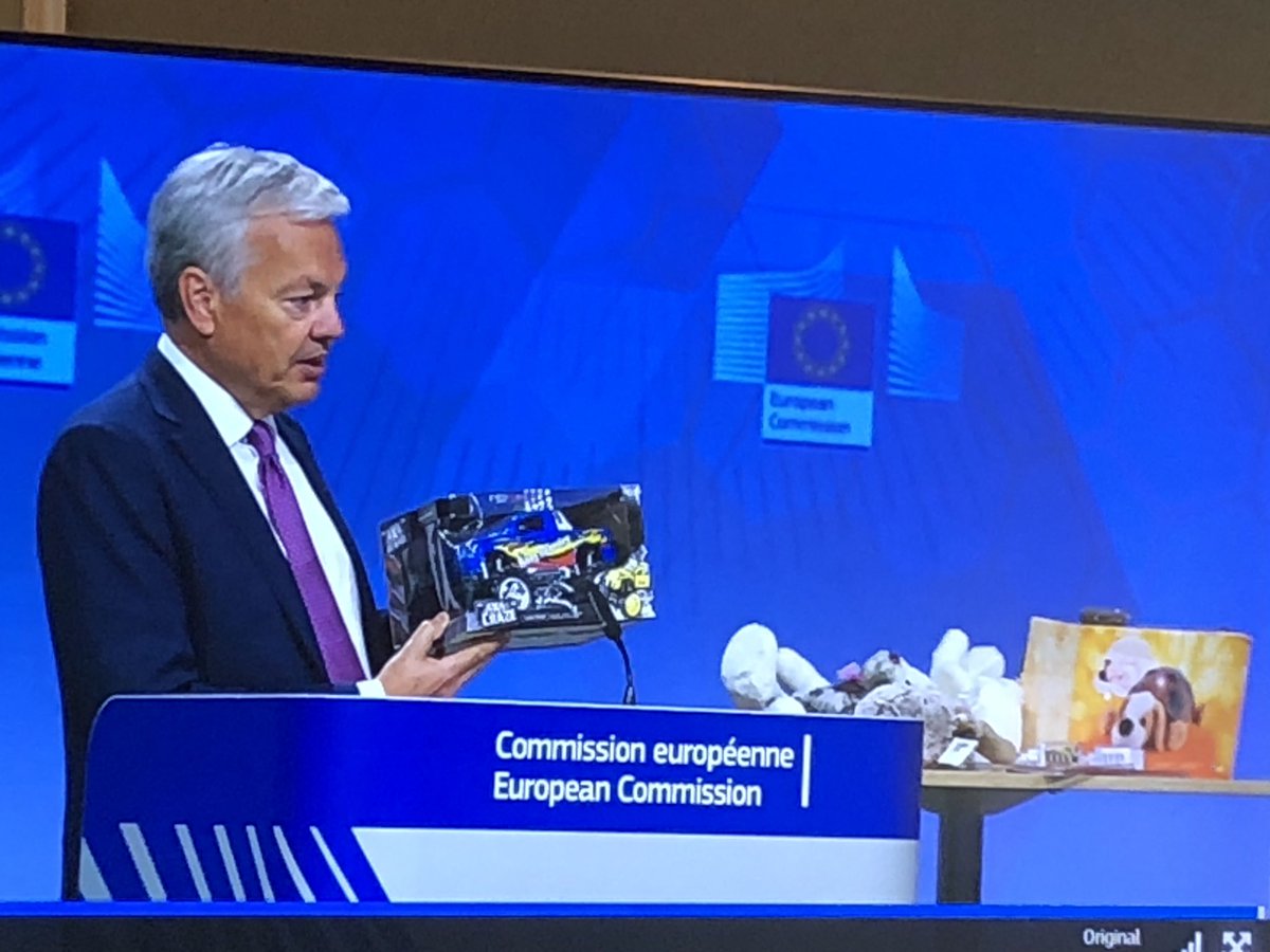 PinucciaContino's tweet photo. @didierreynders presenting the results of the Safety Gate/RAPEX system in 2019: thanks to all those who work to keep our consumers safe! #ProductSafety https://t.co/9FV8k9k14W