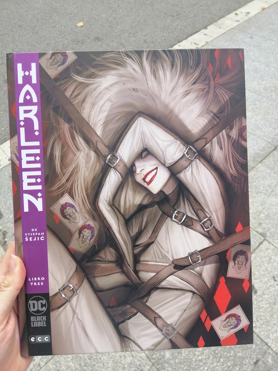 PuraMerengue's tweet photo. Ya es mío @eccediciones #Harleen #libro3 🥰🤤 https://t.co/ClQ3djQ7lv