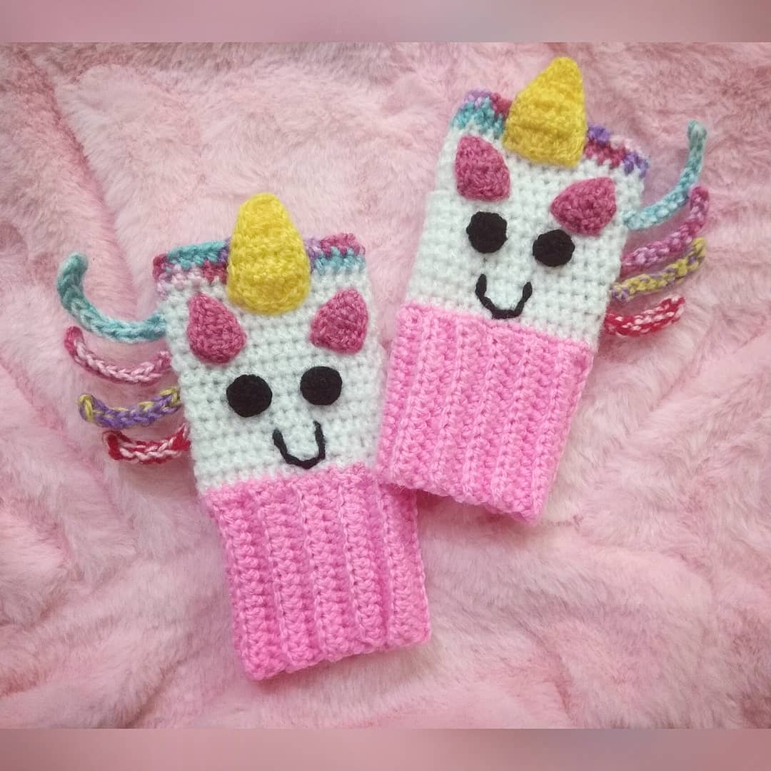 Jainashubhangi's tweet photo. #Handmade crochet unicorn gloves.. DM for orders. Visit : jainacreations@instagram.com #crochet #babydress #woolen #unicorn #sweaterset #crazycrafts #babygloves #babycap #crochetcrazy #creativity @JoAnn_Stores @JonnaMartinezHQ @CrochetingBella @craftsvilla https://t.co/yfxZIGzOoO