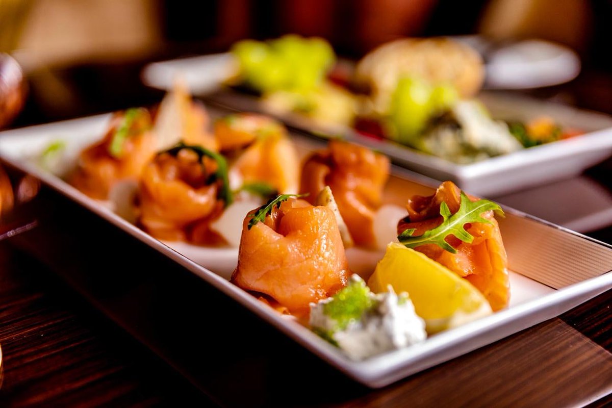 BabAlQasr_Hotel's tweet photo. Try our mouthwatering collection of small bites and light dishes that are ideal for your small gathering.
Rosé Lounge Bar - offering largest selection of Rosé in the Capital .
#biltmorecollection #babalqasr #abudhabihotels #roselounge #mouthwatering #savoryfood #bars #drinks https://t.co/duw2MgDetX
