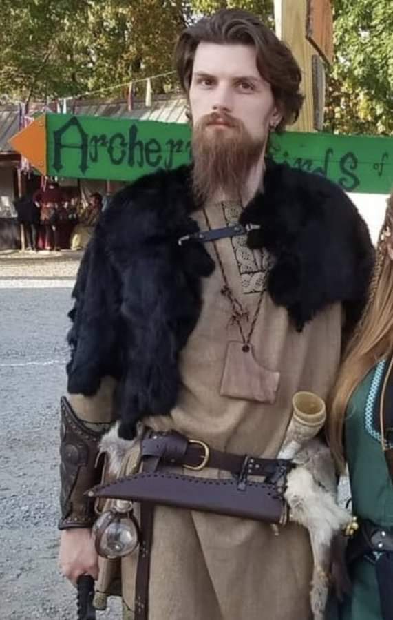Here is the Antifa who body slammed an 82 year old man for wearing a trump hat, make sure he is well known. Aidan Courtright https://t.co/fPyFN7cNlv https://t.co/ObUt4MIH2n
