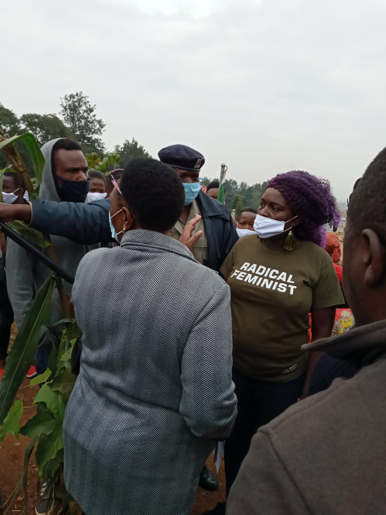 DefendersKE's tweet photo. This is @oeditar,a HRD marching peacefully to mark #SabaSabaMarchForOurlives #SabaSabaAt30 but has been arrested by @NPSOfficial_KE officers contravening article 37 of the constitution on assembly,to demonstrate,to picket,and to present petitions to public authorities #FreeEditar https://t.co/27fmVs3r1m