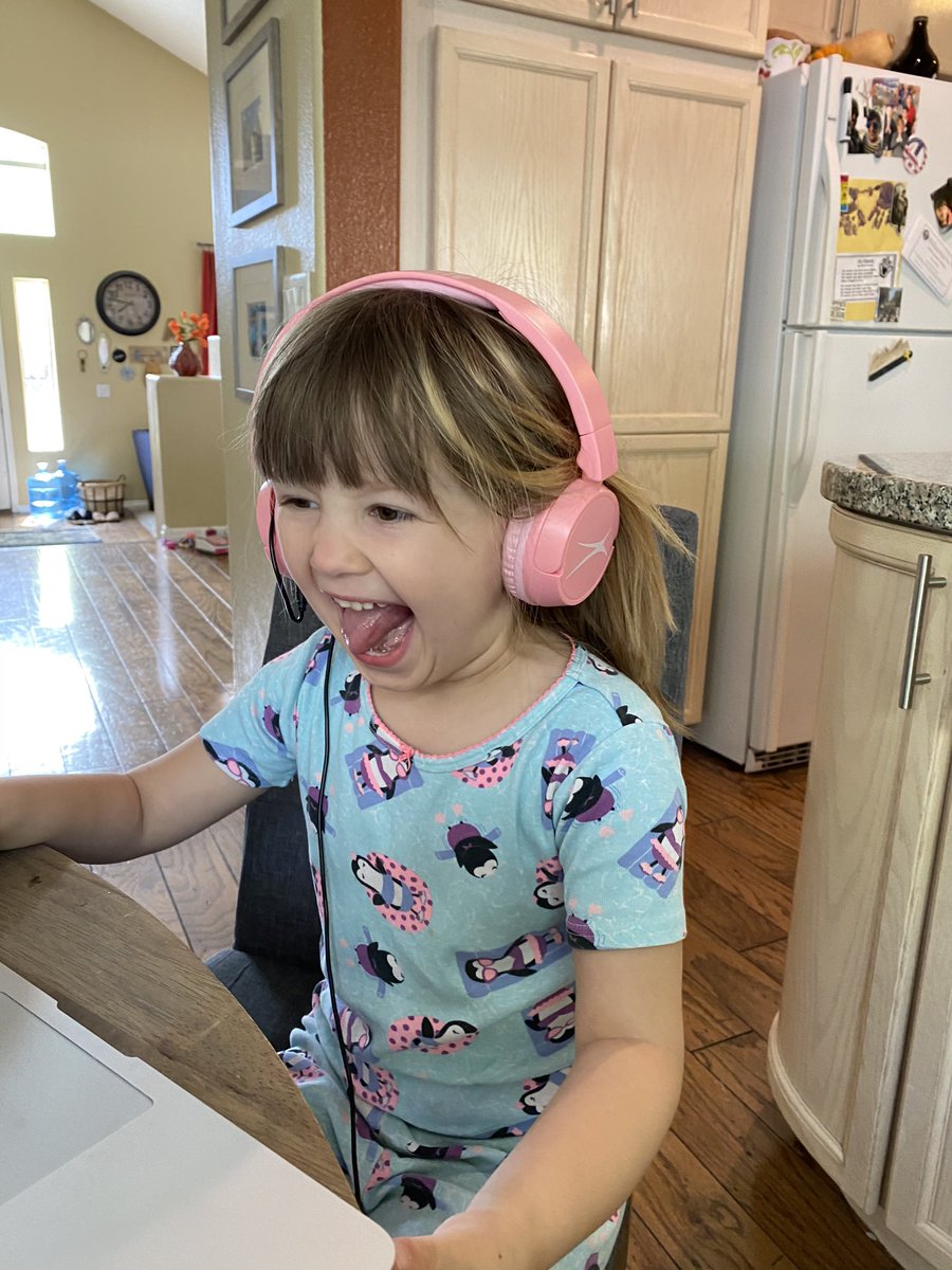 Anzalone4Ed's tweet photo. Danni Anzalone, Kinder at Lummis ES. She was so excited when she sounded out a new word while reading online.  #CCSDReads https://t.co/80m7Yaj70D