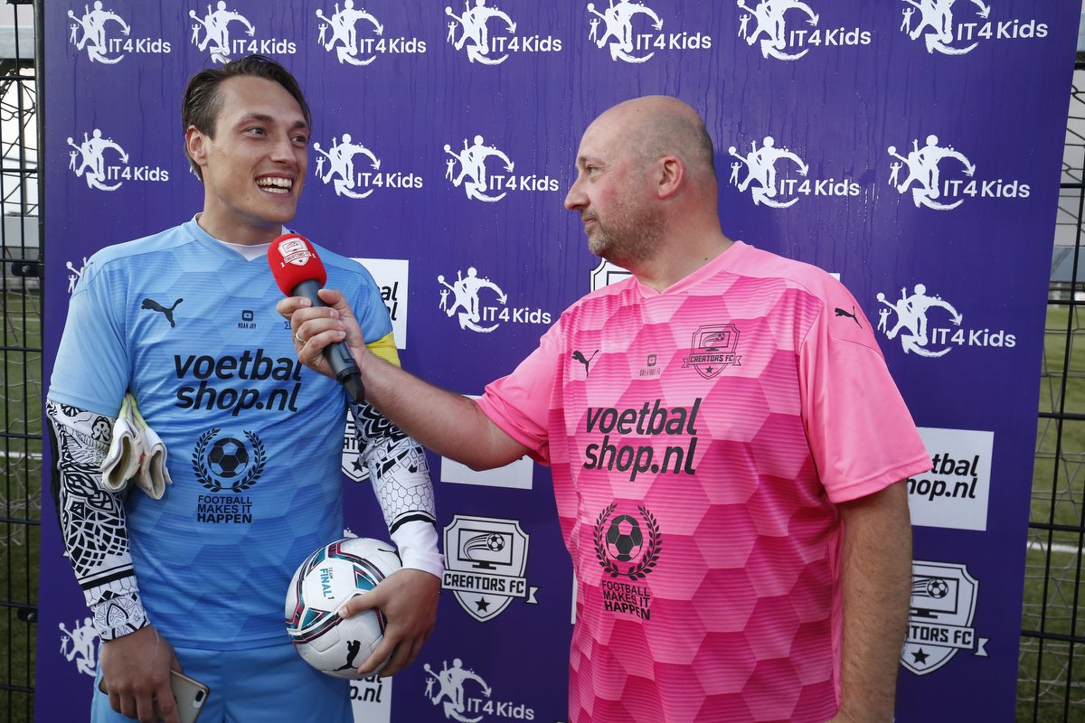 WE ARE BACK !!! Epische samenvatting van onze 1e match na quarantaine staat online 👀 youtu.be/ffiwvwiULxY #creatorsfc