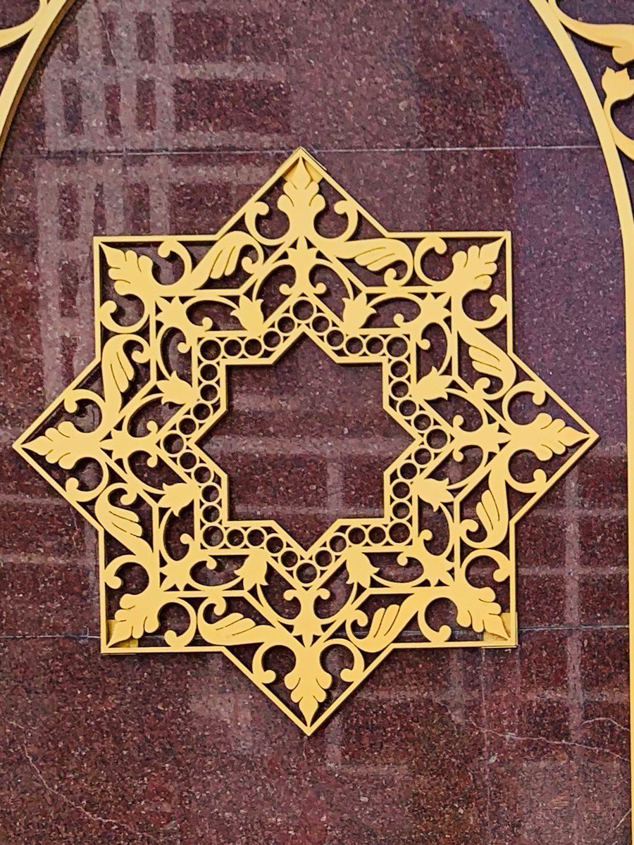 Inspired by a beautiful local pattern for Day 7 of  #GeometricJuly.  @c0mplexnumber