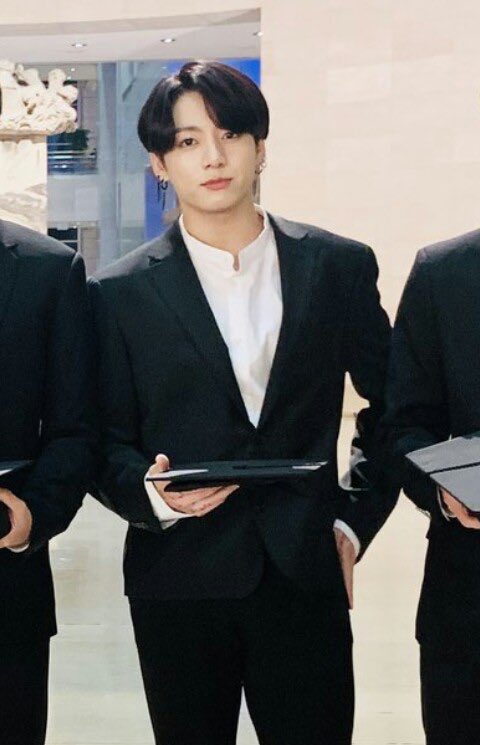 noona_JK_'s tweet photo. น้องจองกุกปี 1                       พี่จองกุกปี 4 https://t.co/Te5nsDlGBv