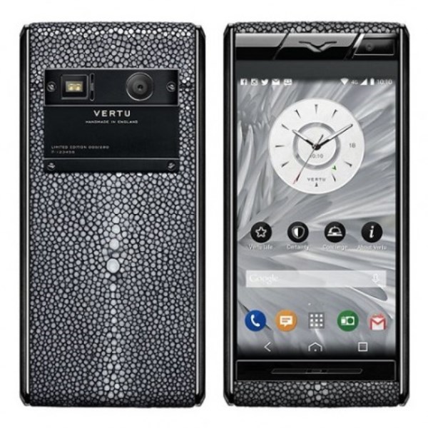 To buy this kind of mobiles click on link: tinyurl.com/snk86n2

#luxurymobile #mobile #luxuryphones