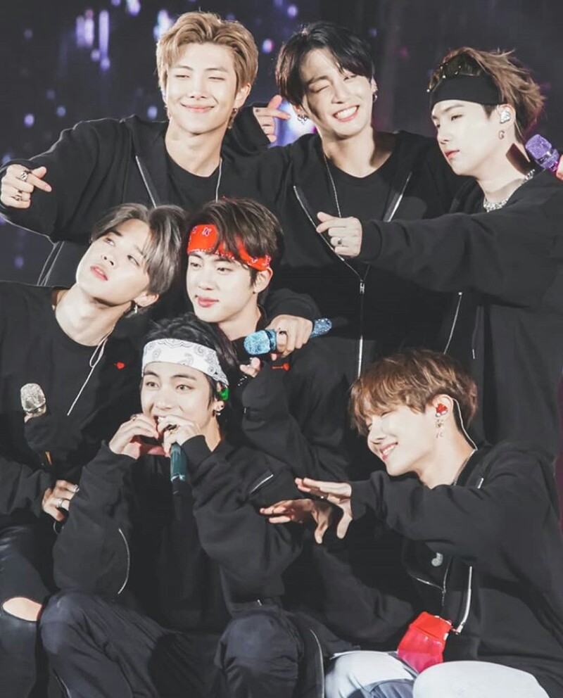 jkymxm's tweet photo. when in doubt... remember that there are 7 boys cheering you on from Korea 🥺💕 https://t.co/dYZAjlEzdm