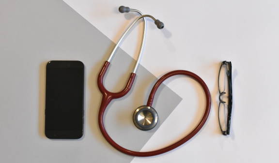 Nomadvantage's tweet photo. Le #parcours des usagers de la #santé est de plus en plus #numérique. Il constitue une véritable opportunité pour les #laboratoires #pharmaceutiques. Comment la saisir ? 
#CRM #Digital #OpenPharma #Nomadvantage #omnicanal #DigitalHealth
https://t.co/2RQ8984vjQ https://t.co/cNlBtP48V2