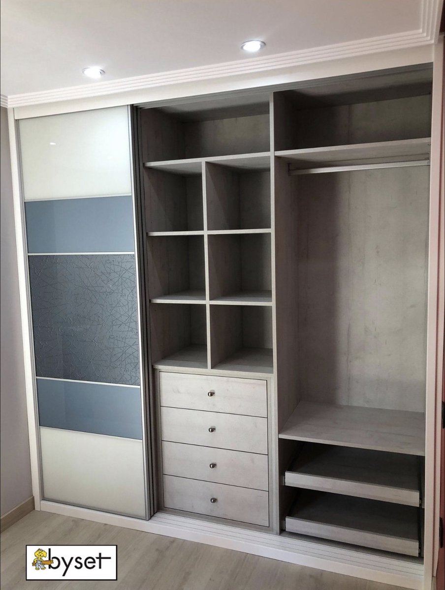 bysetdecoracion's tweet photo. Hoy os mostramos este armario empotrado con un sistema de apertura diferente.
Hemos instalado un carril de tres lineas para que cada puerta sea totalmente independiente y puedan proporcionarnos un acceso total a la hora de colocar nuestra ropa.
#armariosempotrados #interorismo https://t.co/4DeWfggoeM