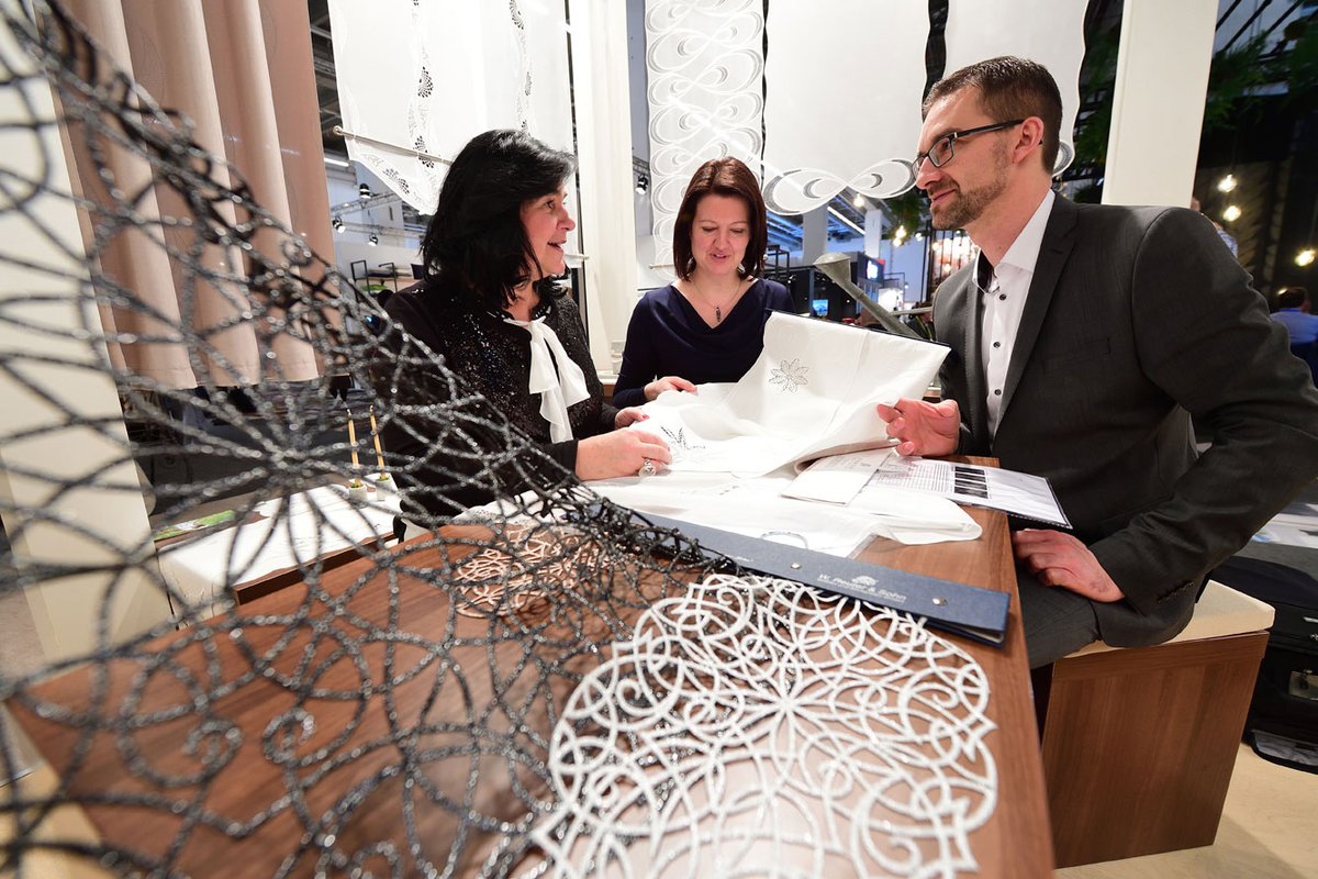 mdz_sk's tweet photo. „Wir danken dem Team von Textil vernetzt für die effektive und unkomplizierte Zusammenarbeit. Mit der Analyse können wir die nächsten Digitalisierungs-Schritte gehen.“, sagt Kay Reuter von der Stickerei Reuter. https://t.co/JScNQDG5v5 #KMU #Digitalisierung #immerwiedergern https://t.co/W6WAC15ecz