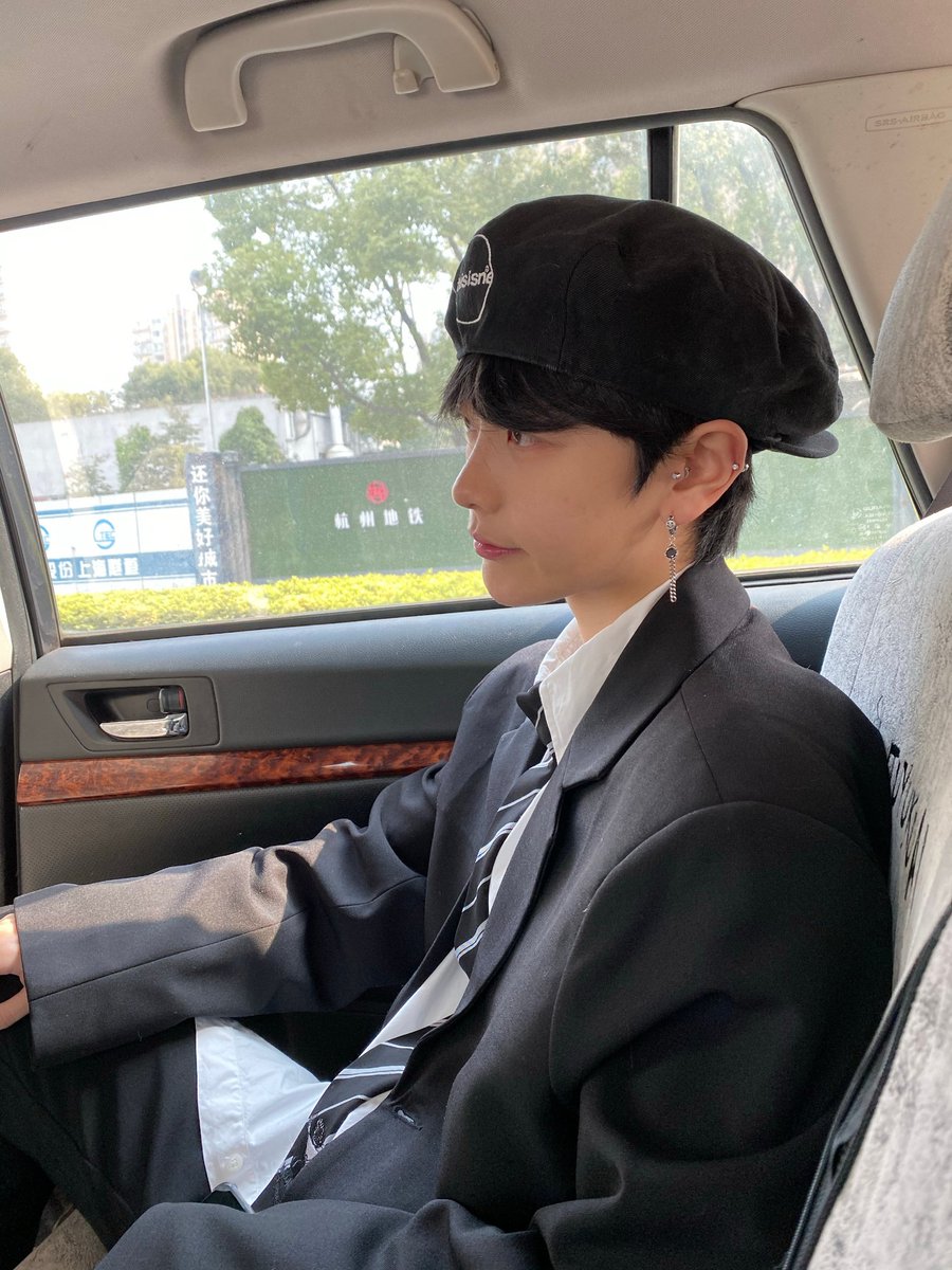 Lil_FoxH's tweet photo. โดนบังคับให้เลี้ยงวันเกิดหลังเลิกงาน

เจ้าของวันเกิดต้องเลี้ยงไม่ใช่เรอะ!
ยัดเยียดดดด https://t.co/Z9tk8p8WKV