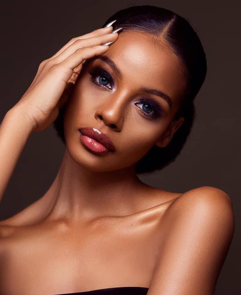 Picha_Images's tweet photo. By @ritabelle_studio 📷 @wale_visuals Retouching skin is about making a bunch of small changes while preserving the more important details that make your subject unique. #skinretouching #skintones #colorgrading #portraitphotography #pichaimages https://t.co/bwbHkj7f91