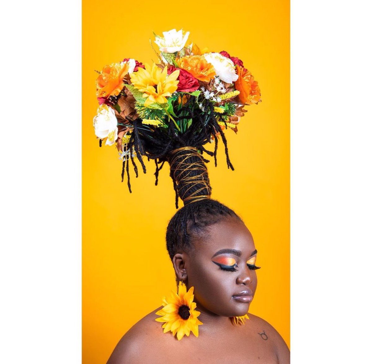 Picha_Images's tweet photo. By @the_phactory_gy Props and Portraits. The role of the props is to help add character and interest to a photo, or to add context to the scene. #props #propstyling #potraitshoot #portraitphotography #portraits #portraitphotos #photography #portraitphotoshoot #pichaimages https://t.co/jAjzrTmboD