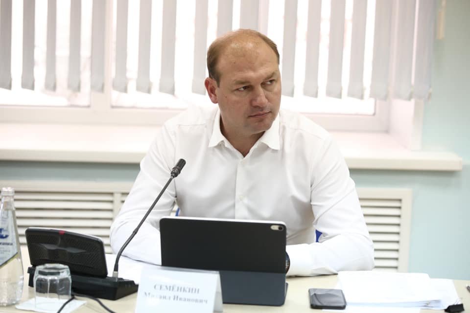 В крестьянско-фермерских хозяйствах Ульяновской области будут создавать опытные поля для выращивания элитных семян⠀
⠀
6 июля главе региона Сергею Морозову представили достигнутые показатели по Доктрине продовольственной безопасности
ulgov.ru/news/regional/…