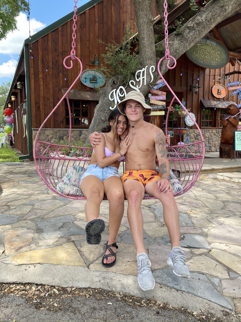 baileehorne_'s tweet photo. my whole heart <3 https://t.co/Fp6FTVra0a
