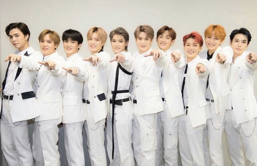 chocomilkynono's tweet photo. Selamat 4 tahun kesayangan aku, seneng dan bersyukur banget bisa jadi bagian darii kaliann, kalian luar biasa hebat, please stay together till the end🙆♀️🌸💖🦋😂🥰💚 @NCTsmtown_127 #4EVERWITHWINWIN #HappyBirthdayNCT127 #4yearswithnct https://t.co/Og9IqVjAHy