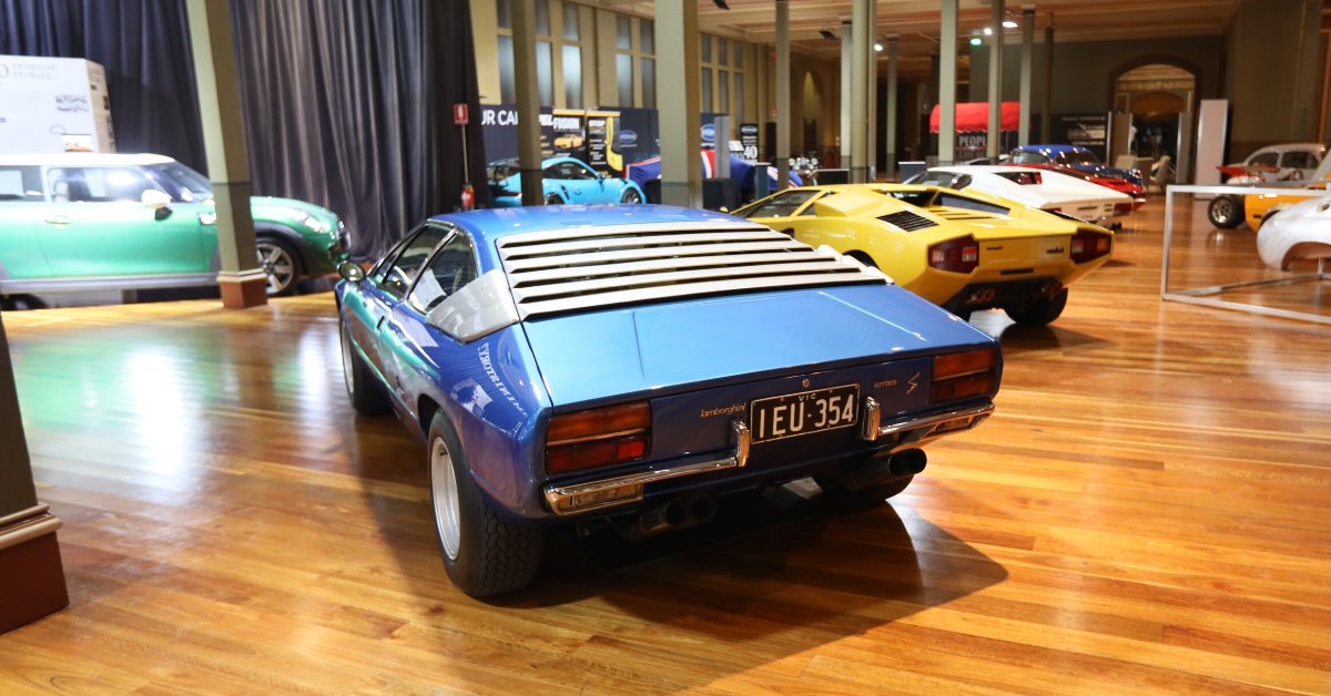 Motorclassica's tweet photo. 1974 Lamborghini Urraco. All up, #Lamborghini produced just 520 of the P250 Urracos, making them considerably rarer than its Ferrari and Porsche rivals. Only around ten percent were right-hand drive models, making this car particularly unique.
#motorclassica #classicenthusiasts https://t.co/F81MtoKYgg