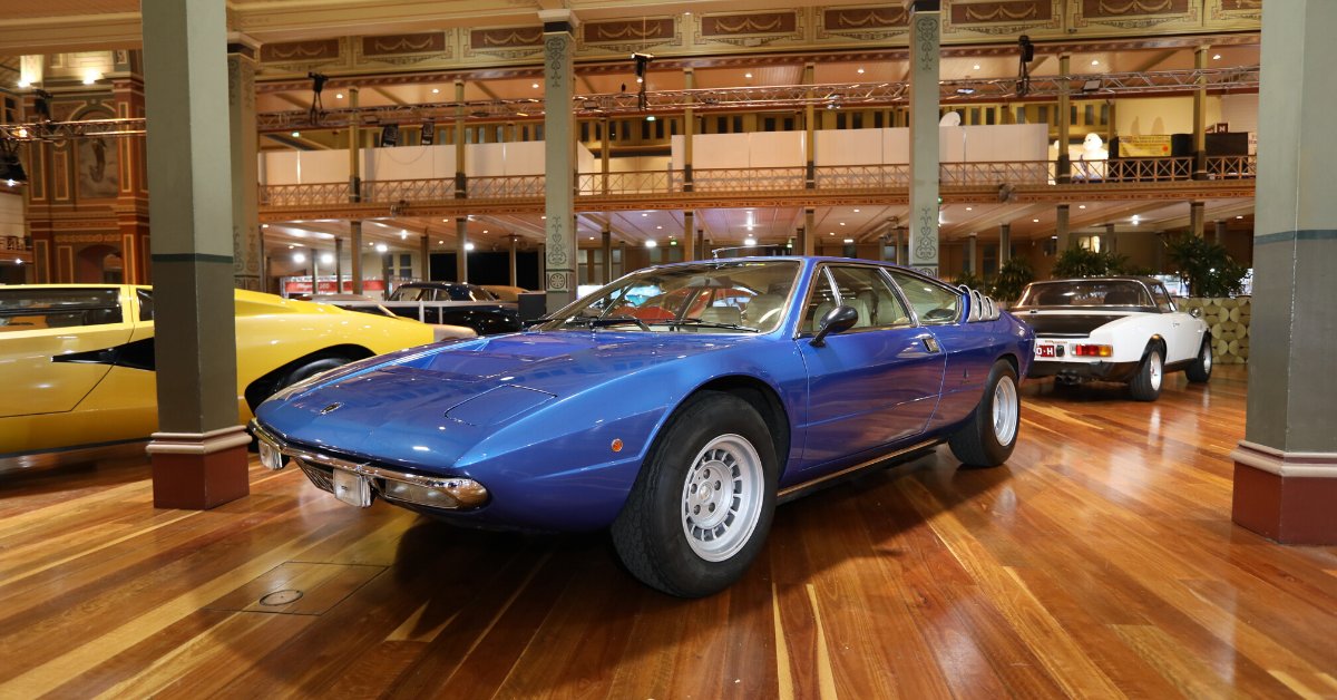 Motorclassica's tweet photo. 1974 Lamborghini Urraco. All up, #Lamborghini produced just 520 of the P250 Urracos, making them considerably rarer than its Ferrari and Porsche rivals. Only around ten percent were right-hand drive models, making this car particularly unique.
#motorclassica #classicenthusiasts https://t.co/F81MtoKYgg