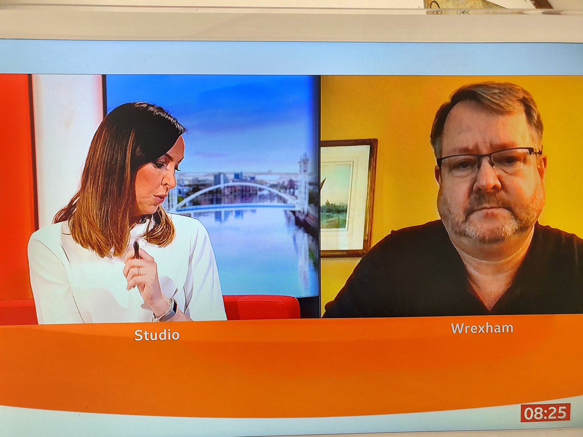 Shedfieldlodge's tweet photo. Mark Adams, CEO @ComIntCare
Being interviewed by @sallynugent
on @BBCBreakfast
Reiterated the almost daily changes in gov guidance or care homes during the coronavirus pandemic..
We followed our own p&amp;p's, with our team staying on site to protect our residents
#COVID19 #carehomes https://t.co/mp479ao9rj