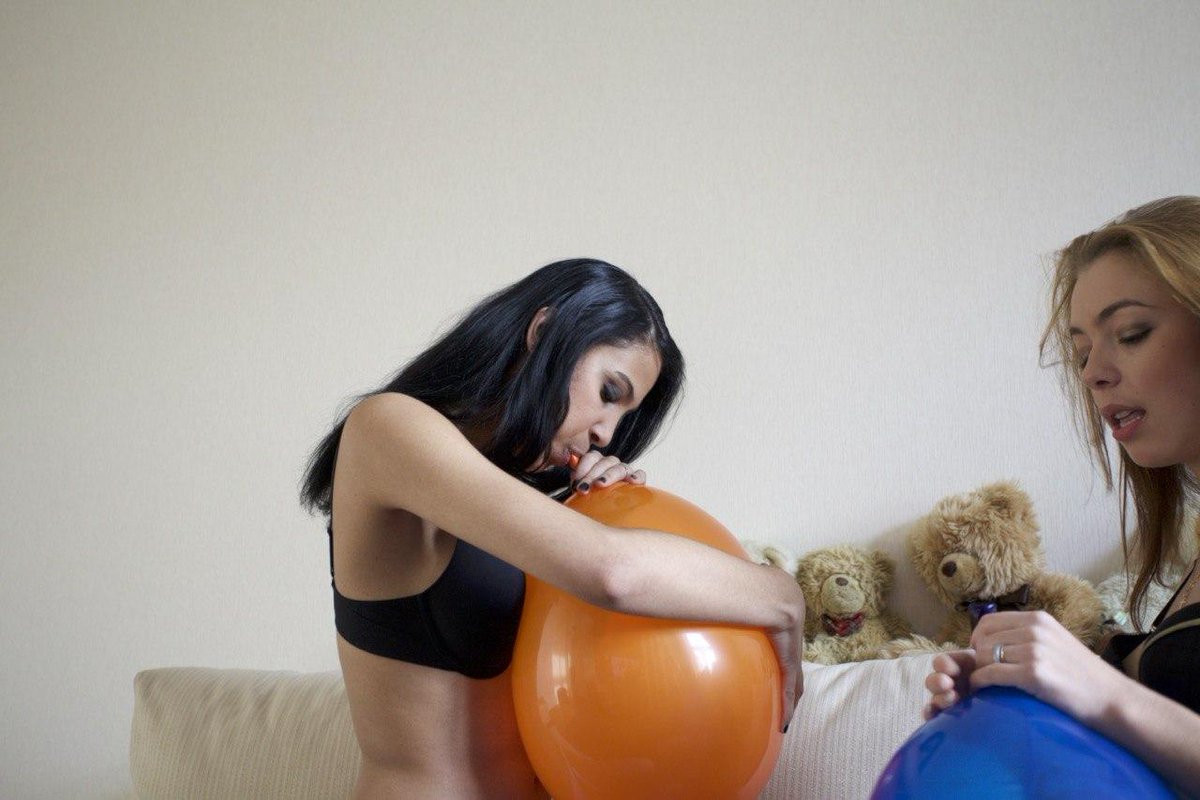 AlissaBalloons's tweet photo. #inflatables #looner #loonergirl #balloons #balloonfetish #loonerfetish #girlswhitballoons #alissainflatables #telegramgroup
https://t.co/yEZ2drlBxr https://t.co/ZSZ6jEW489