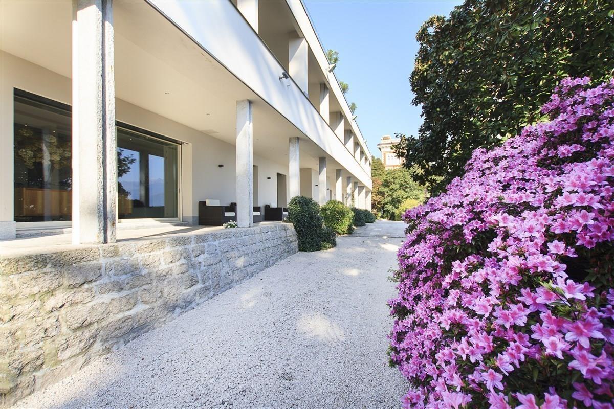stresabiz's tweet photo. This is your villa for sale in #Italy!
#Luxury #Modern #Villa in #Stresa, overlooking the shores of #LakeMaggiore. Fully #renovated with 400sqm #terraces and over 15,000sqm #park 
#stresaluxuryrealestate #PapurelloLuxuryRealEstate #italiannetworkrealty 
https://t.co/qujV9Y5VCl https://t.co/2jCaeG3DcI