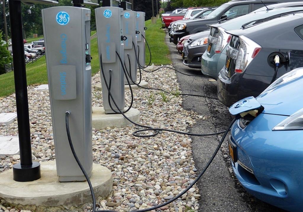 GroupJsd's tweet photo. Are you looking for a contractor for installation of your EVCharging Points? 🚙⚡️
We now have the capability to carry out the full installation. If we can help domestic or commercial get in touch. 
☎️ 01282 860643
📩 info@jsdgroup.co.uk

#evcharging #evchargingstation #electrican https://t.co/WGjMfAYAGa