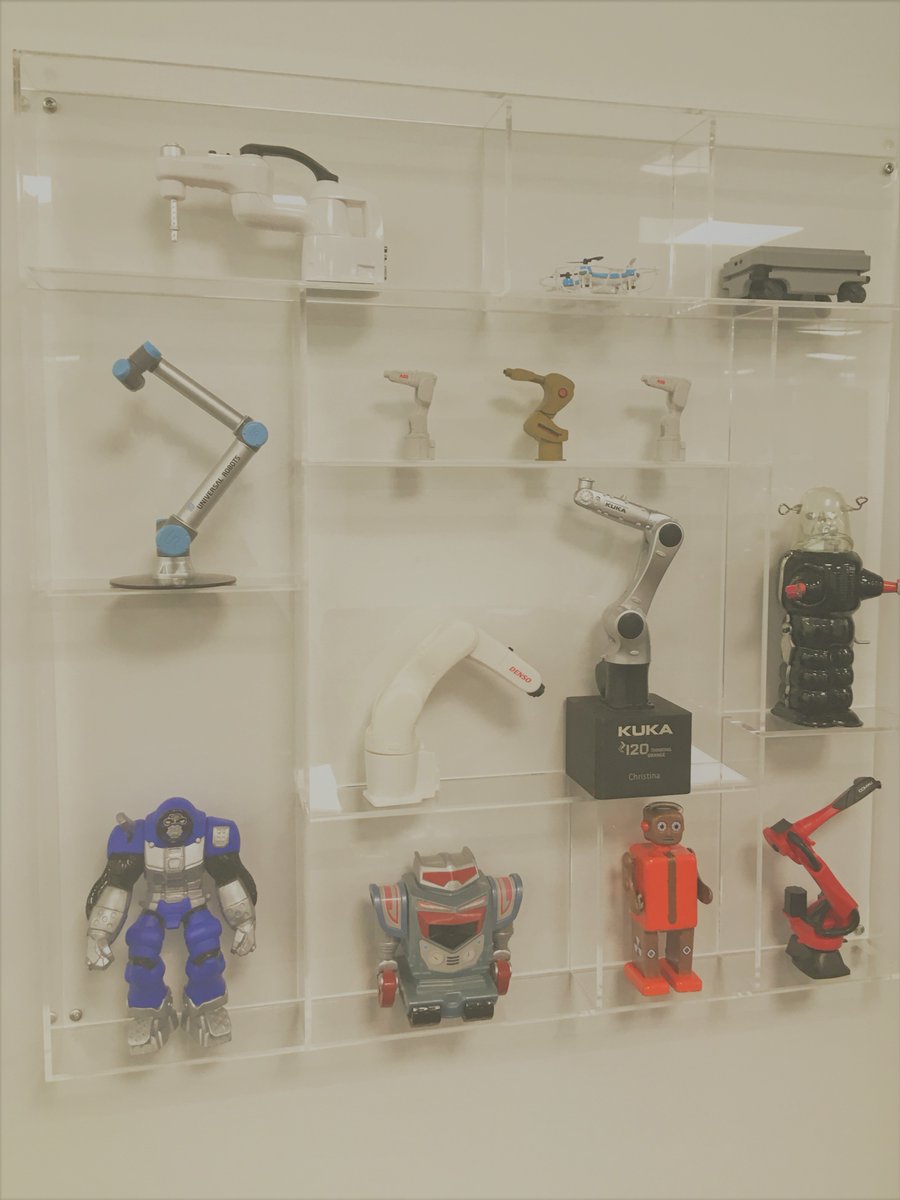 Christina #BrightAsYellow (@wanscher) on Twitter photo Robots in display. Moving to new location means new exhibition of robots! <a href="/RoboCluster/">RoboCluster</a> @OdenseRobotics #WeAreRobotHeroes Like it? 😃 Robots in display. Moving to new location means new exhibition of robots! <a href="/RoboCluster/">RoboCluster</a> @OdenseRobotics #WeAreRobotHeroes Like it? 😃