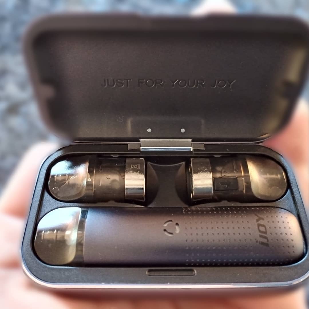 Shishaweltch's tweet photo. MIPO Pod Kit von iJoy liegt gut in der Hand und passt in die Hosentasche. Das Kit wird mit der MIPO und 3 Pods in der Powerbank
-Schatulle und Ladekabel geliefert. Always ready to go👍
Für mehr Info folge dem Link
https://t.co/hKr2H0hC8T
⬆️
#MTL #vape #vapelife #vapefam #vapelove https://t.co/dFuAYMB4og