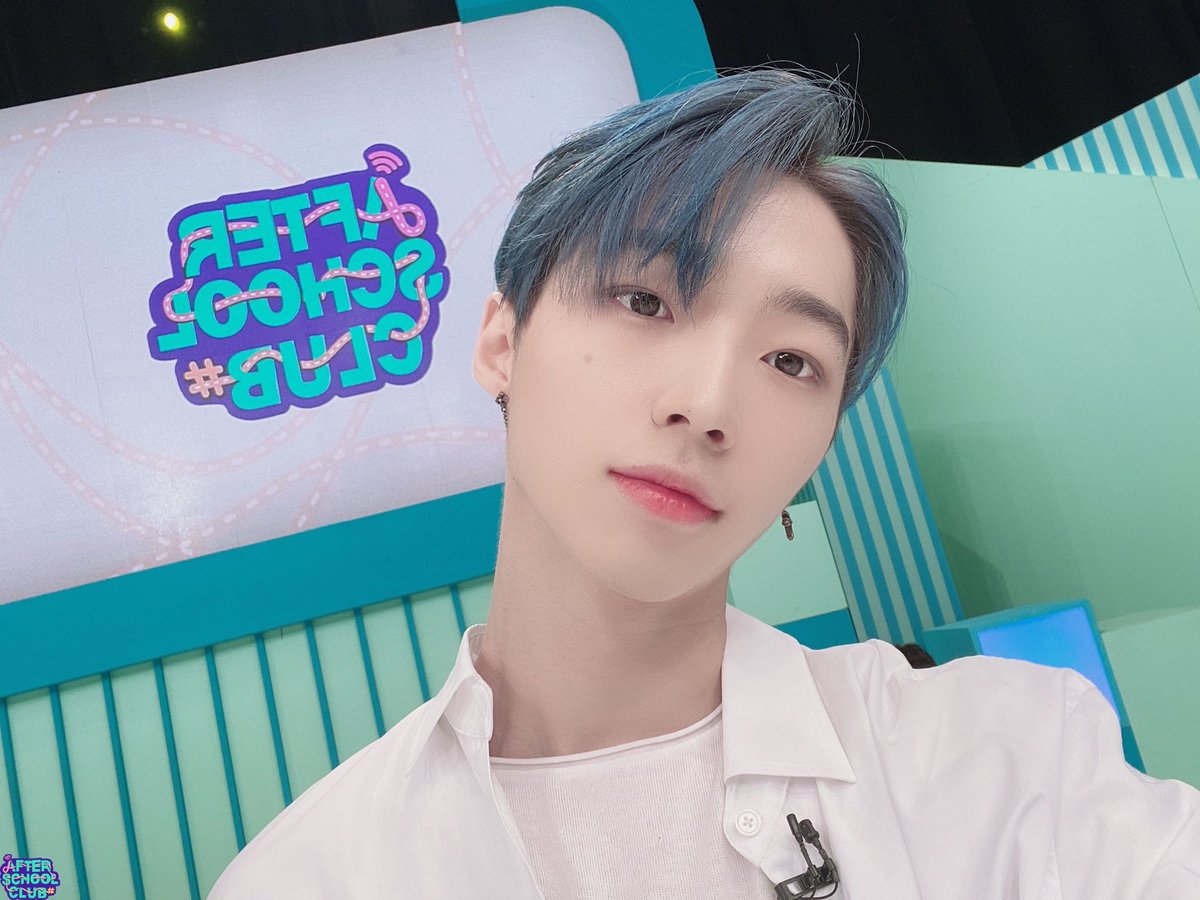 arirang_ASC's tweet photo. [MC]
⠀
오늘도 잘했어요 우리 MC들 💕 https://t.co/WYYhNVoAQY