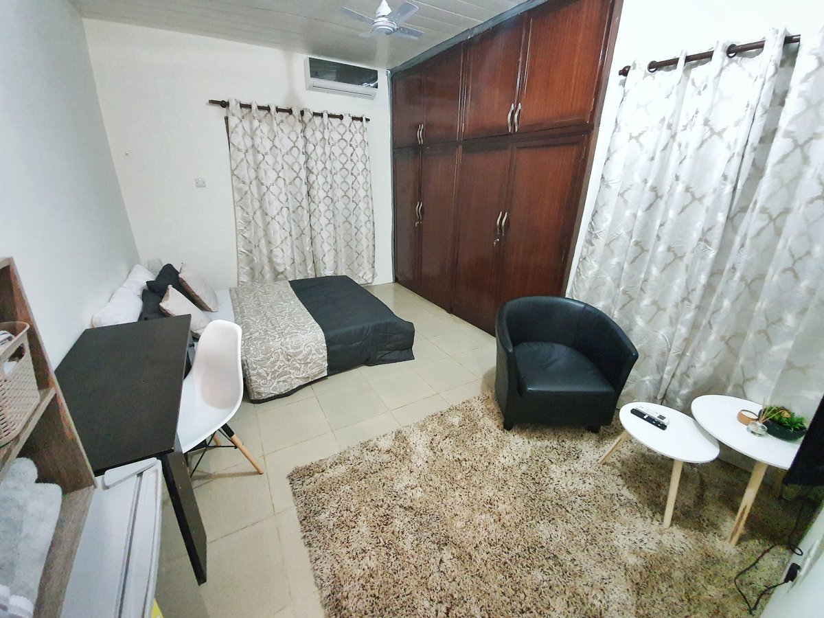 OSBaeta's tweet photo. Ensuite Room for rent in Tseaddo;
Fully furnished
Air condition
Water heater
Smart 32"TV with DStv
Broadband WiFi
You DON'T PAY for any utilities; water, electricity, internet or gas.

You don't have to pay a year upfront like everywhere else. https://t.co/hRxeVLcQyA