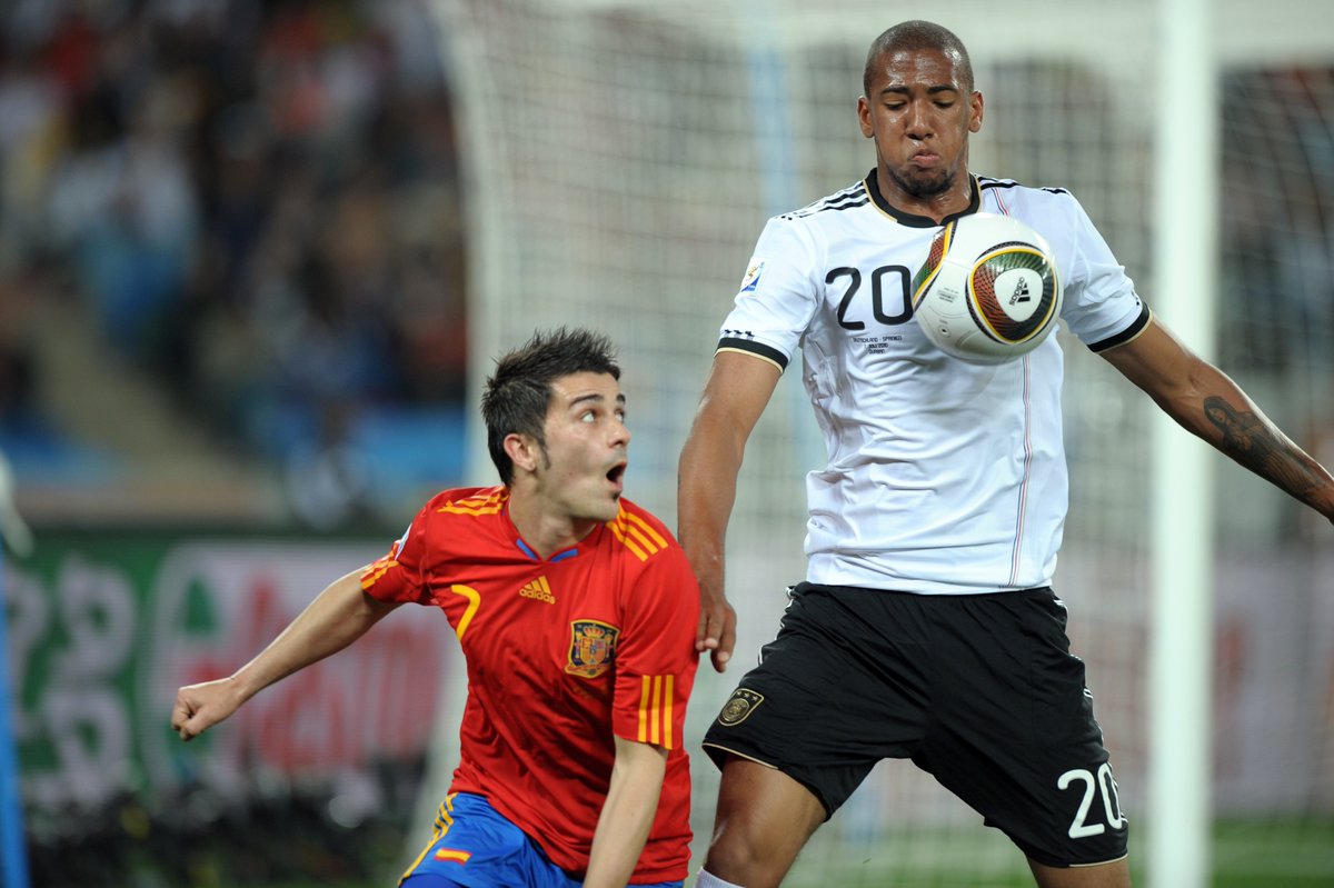 fifaworldcup_fr's tweet photo. ⏪ #OnThisDay il y a 🔟 ans... 

En route pour la finale 🏅

🇩🇪Allemagne 0-1 Espagne🇪🇸

#WorldCup | #CM2010 | #SouthAfrica2010 https://t.co/zQGC7Ws5tn