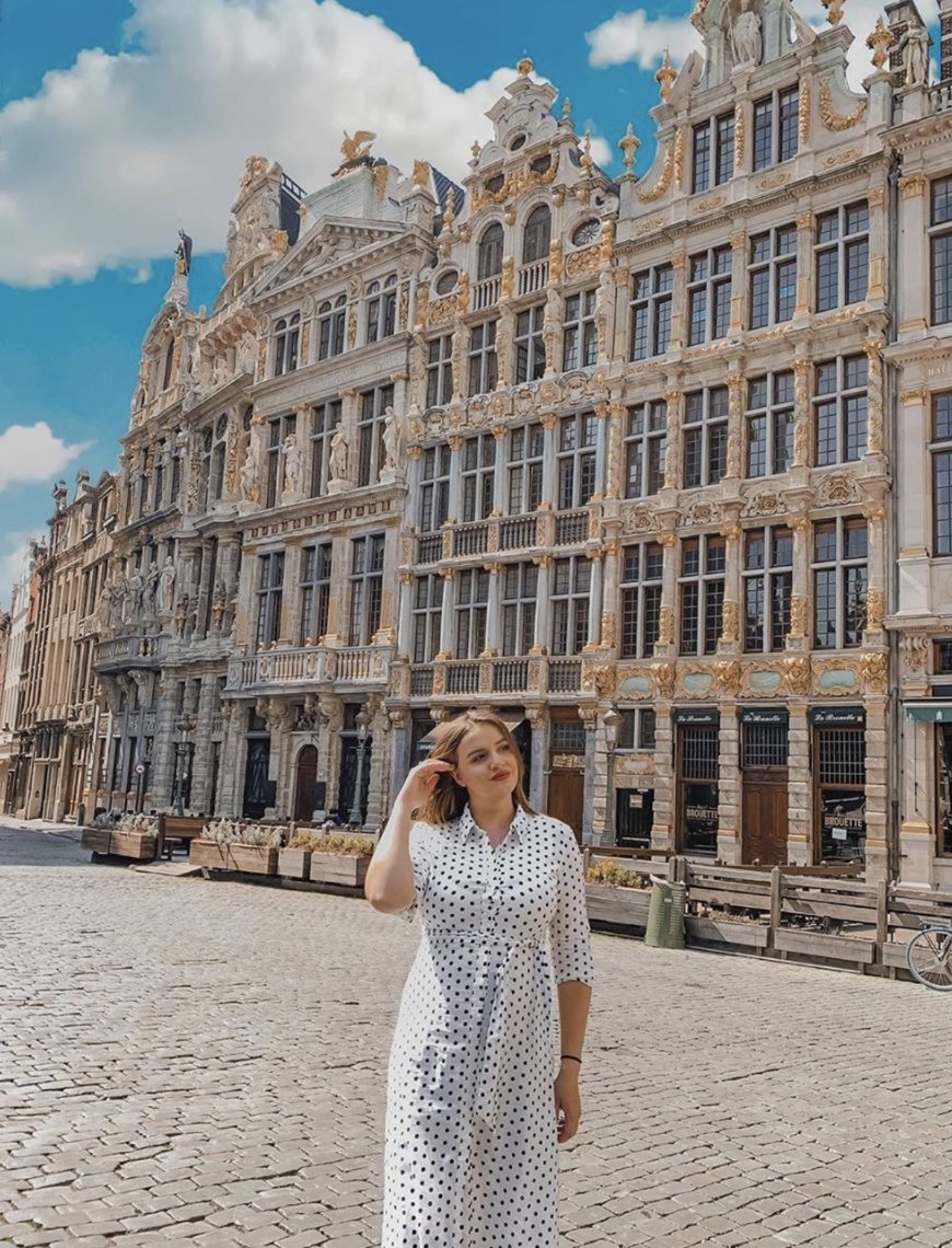 SafestayHQ's tweet photo. 🇬🇧 (ENGLISH) Finally, we’re stepping over the curve so explore Brussels! See the world's greatest collection at the Royal Museum. Or head out to the Grand Place. Or get your shopping fix at Rue Neuve 🛍️📍#RoyalMuseum📍#GrandPlace📍#RueNeuve https://t.co/lZevrNs7Oj
