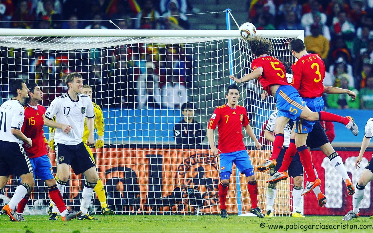 Hay caras que lo dicen todo, como la del <a href="/Guaje7Villa/">David Villa</a> en esta fotaza de <a href="/pablogsacristan/">Pablo García</a> en el golazo de <a href="/Carles5puyol/">Carles Puyol</a> contra Alemania. Aquel castañazo nos metió en la final del Mundial de Sudáfrica.
#10añosdelgoldePuyol
#recuerdos #vivasanfermín