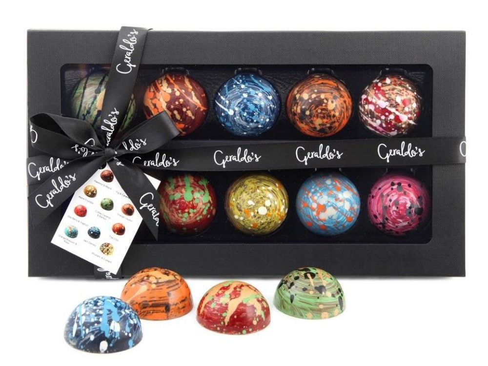 Geraldos_Largs's tweet photo. 10% off our online chocolate gift boxes today only. Happy World Chocolate Day! Get the discount code here- https://t.co/SMfMf0gZWZ https://t.co/xNzM13e7mI