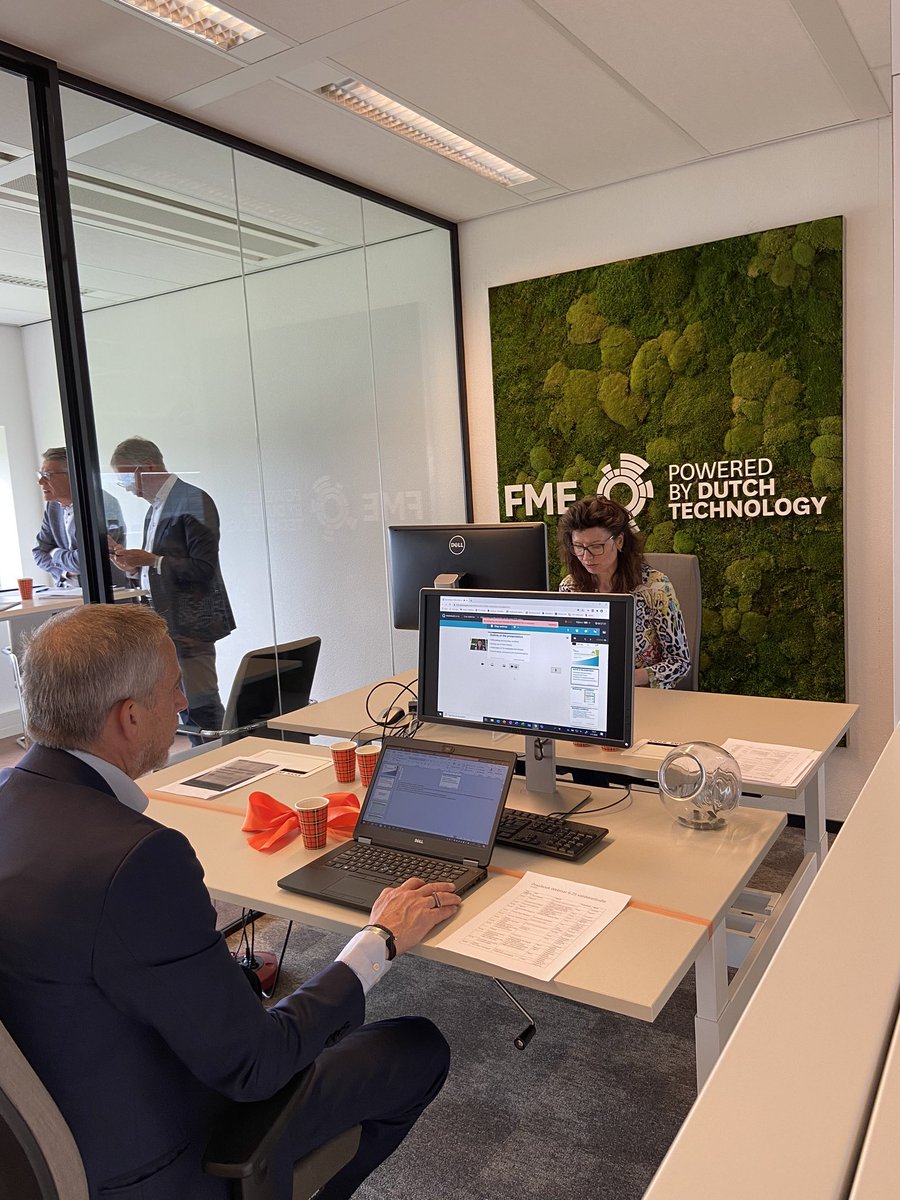 FrecherJacques's tweet photo. Marit van Lieshout @RHDHV_NL en Hans Keuken #PDC Breda lichten de resultaten van het #Project625 #validatie onderzoek @FME_NL @VEMW toe: 3Mt #CO2 #reductie in de #industrie: waar en hoeveel met welke technologie https://t.co/s66k4Q4r4Y