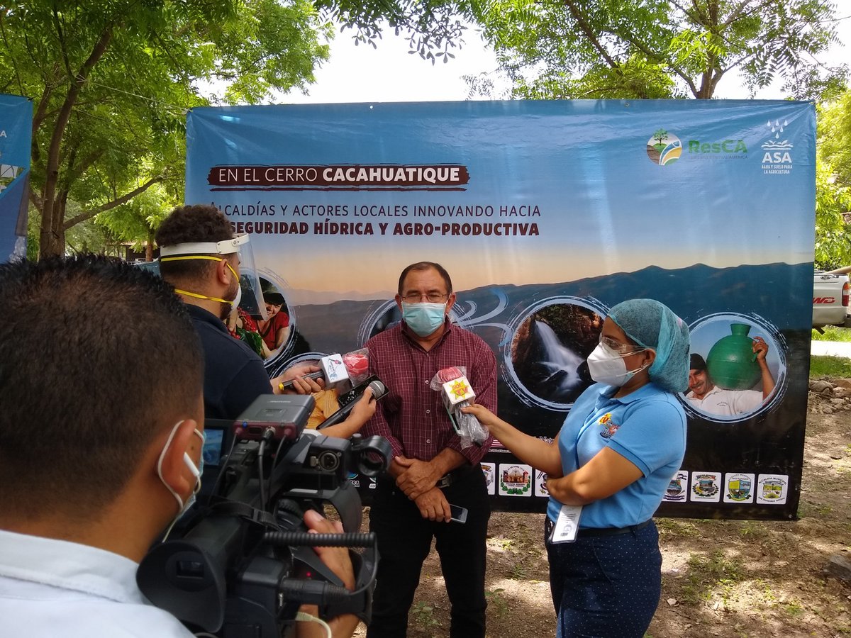 En el #diamundialdelaconservaciondelsuelo el #FOAG (Fondo de Agua y Agricultura) dio a conocer las acciones del 2020 para conservar suelos y agua y mejorar los rendimientos agrícolas. La acción local: necesaria para frenar la degradación de suelos. #TodosSomosASA #SomosraicesSV