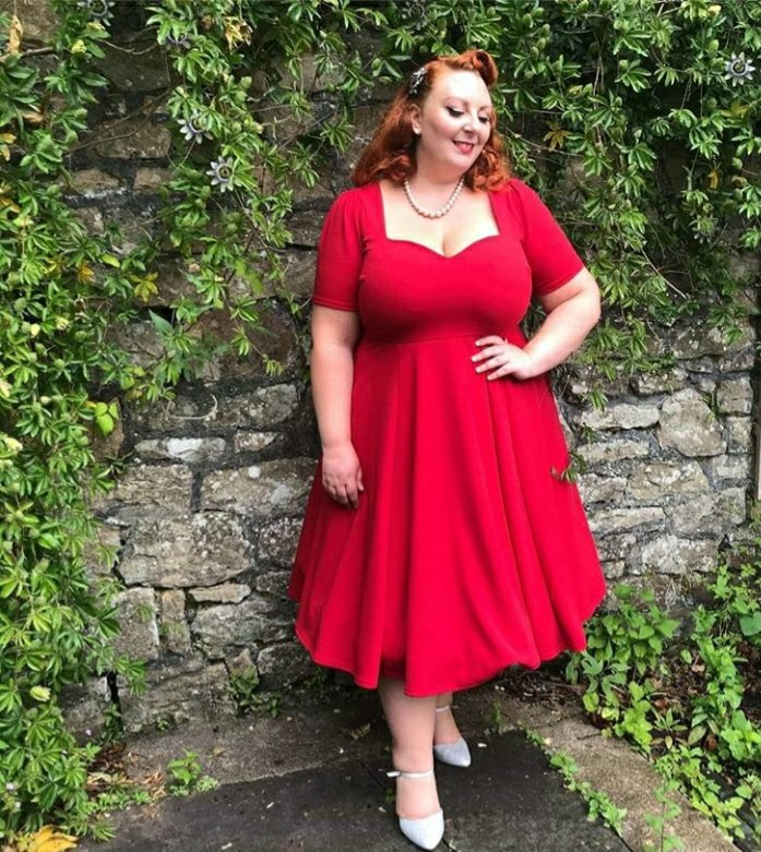 CEJAYEL's tweet photo. @UkCraftersHour @ukbizforums @UKManufacturing The Gorgoeus 'Vera' Dress from @CerysCloset. Designed, crafted (with British fabric) and sold in Great Britain. #ukmanufacturing #ukbusiness #buybritish #dress #vintageish #reddress #believeinbritish #notosweatshops https://t.co/VM2F8P4HjW